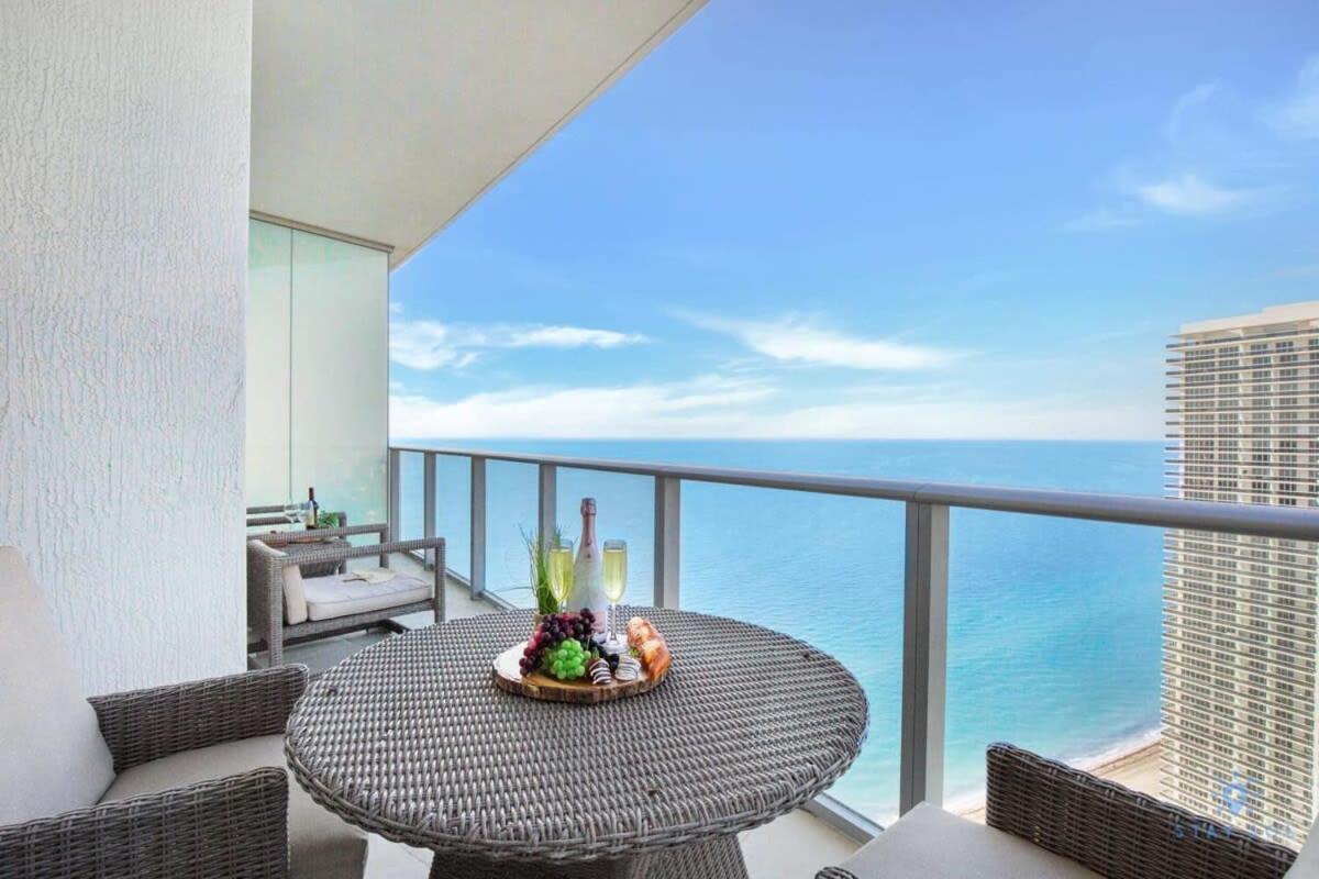 Upper Level Penthouse - Amazing Views Beach & Intracoastal Apartment Hollywood Exterior photo